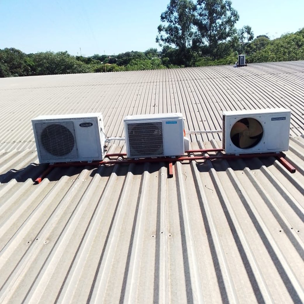 Mantenimiento preventivo de AA en empresa de Asunción